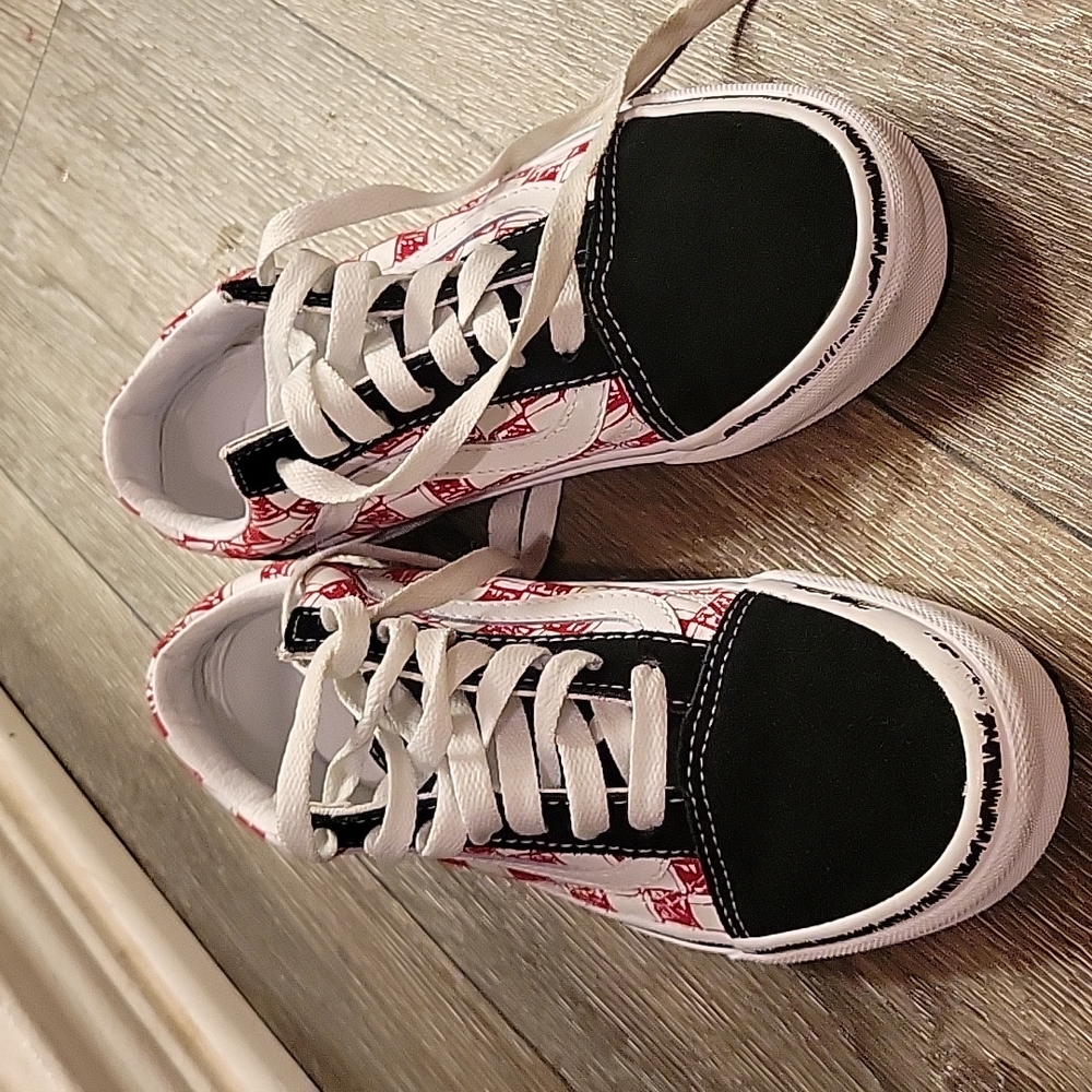 Womans Vans Size 5, Never Worn - image 5